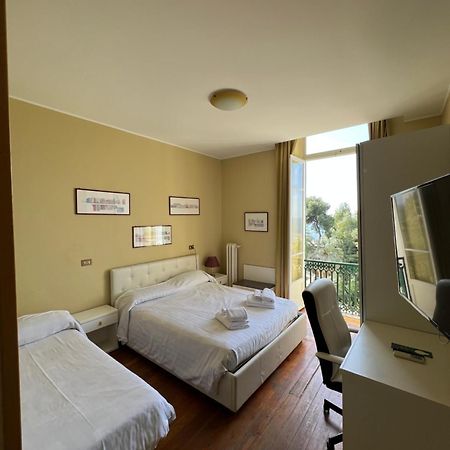 Hotel Petit Royal Ospedaletti Exterior photo
